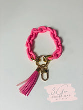 Load image into Gallery viewer, Chain link wristlet keychains
