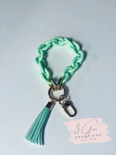 Load image into Gallery viewer, Chain link wristlet keychains
